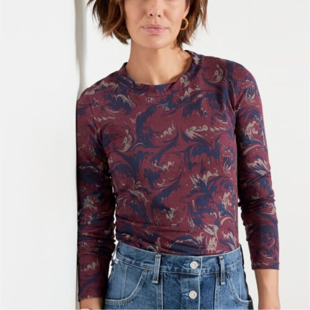 Evereve Marbled Print Long Sleeve Crew Top Maroon Size Medium